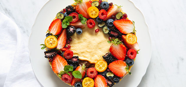 Jáhlový dort s tvarohem a letním ovocem